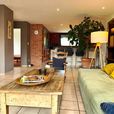 Confortable With Pool