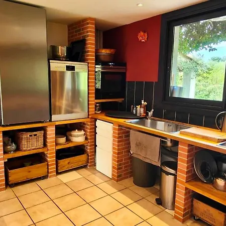 Διαμέρισμα Confortable With Pool