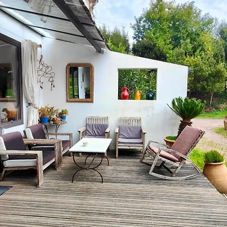 Confortable With Pool