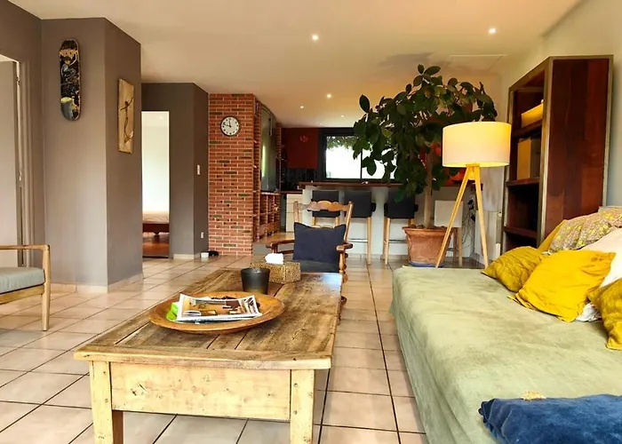 Confortable With Pool